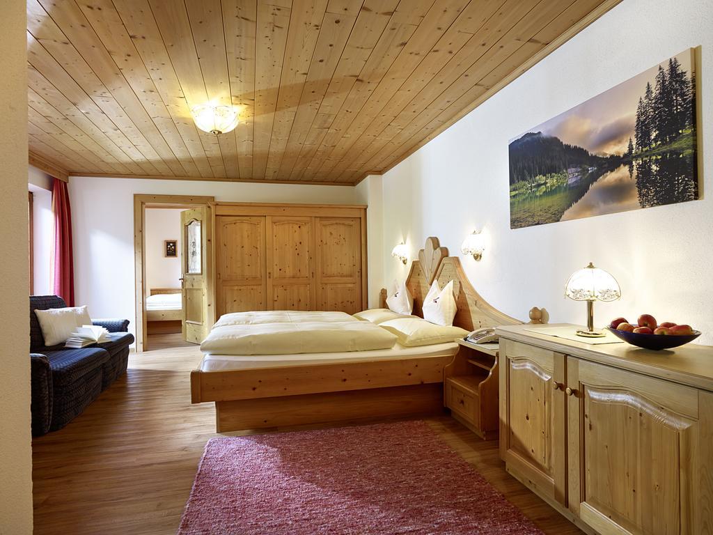 Hotel Traube Pettneu am Arlberg Quarto foto