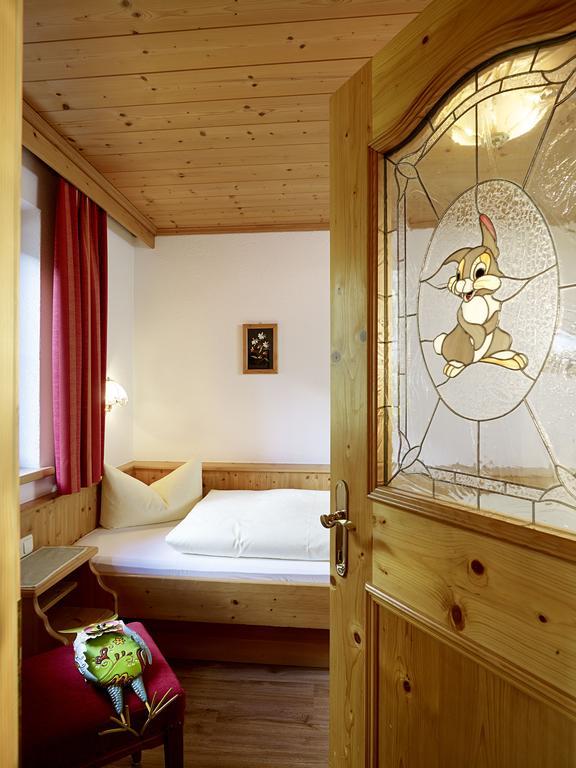 Hotel Traube Pettneu am Arlberg Quarto foto